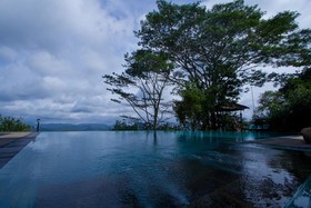 Randholee Resort & Spa