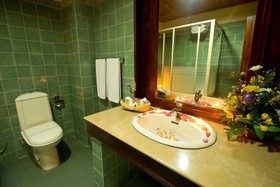 Randholee Resort & Spa