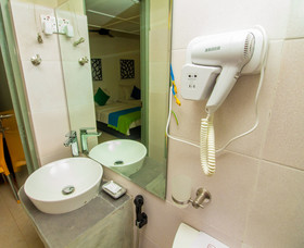 Settle Inn Tourist Lodge