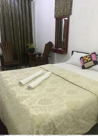 A To Zee Airport Villa