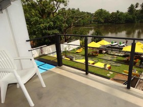 Escapade by LVB Hostel & Water Sports Centre