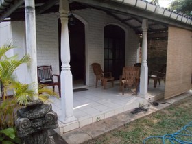 Dammika Home
