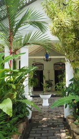 Royce Boutique Hotel