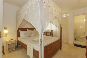 Royce Boutique Hotel