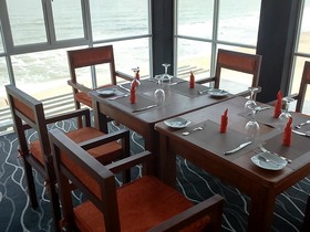 Beacon Beach Hotel