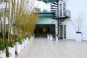 Araliya Green Hills Hotel