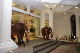 Araliya Green Hills Hotel