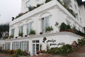 Araliya Green Hills Hotel