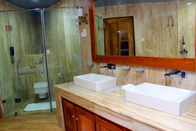 Araliya Green Hills Hotel