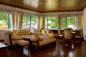 Araliya Green Hills Hotel