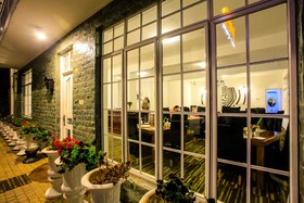 La Cottage Boutique Hotel & Restuarant