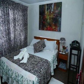 Redwood Inn