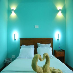 Redwood Inn