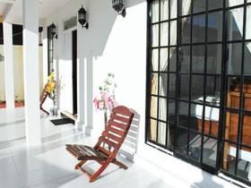 Risean's White Palace