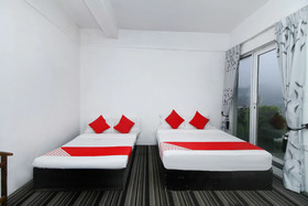 Royal Hotel by OYO Rooms
