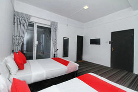Royal Hotel by OYO Rooms