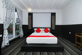 Royal Hotel by OYO Rooms