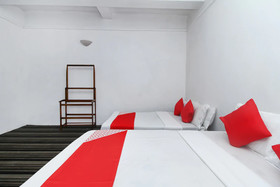 Royal Hotel by OYO Rooms