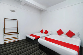 Royal Hotel by OYO Rooms