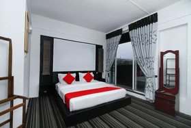 Royal Hotel by OYO Rooms