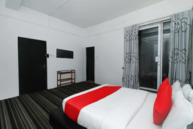 Royal Hotel by OYO Rooms