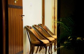 Airport Villa