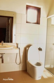 Airport Villa