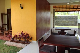 Airport Villa