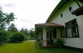 Airport Villa