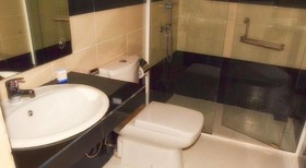Airport Villa
