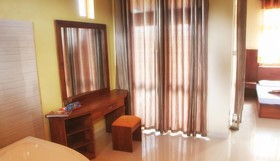 Airport Villa