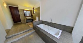 Ehalagala Lake Resort