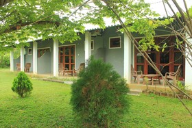 Green Hut Hotel & Restaurant