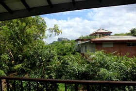 Green Hut Hotel & Restaurant