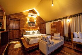 Leopard Reach Yala By Seven Angels