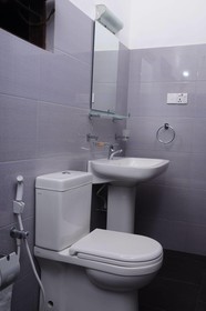 Traveller's Home Hotel