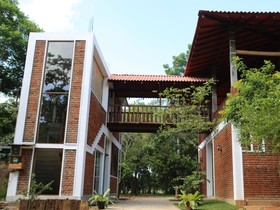 Vallee 69 Eco Leisure Hotel