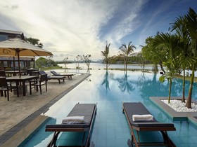 Amaranthe Bay Resort & Spa