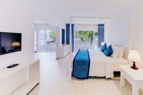 Trinco Blu by Cinnamon