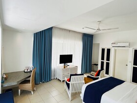 Trinco Blu by Cinnamon