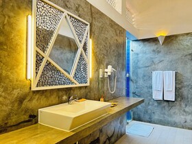 Trinco Blu by Cinnamon