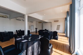 Trinco Blu by Cinnamon