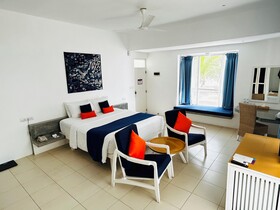 Trinco Blu by Cinnamon