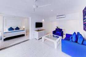 Trinco Blu by Cinnamon