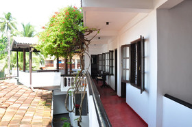 Surf Una Beach Hotel