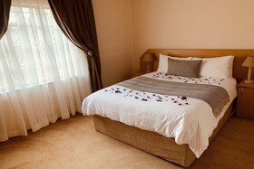 Khutsong Lodge