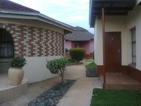 Molengoane Lodge