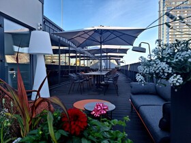 Aston Hotel