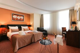 Avalon Hotel & Conferences
