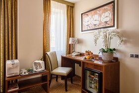 Avalon Hotel & Conferences